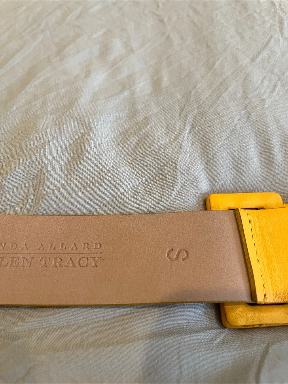 Ellen Tracy Yellow Leather Statement Belt - Picture 4 of 5